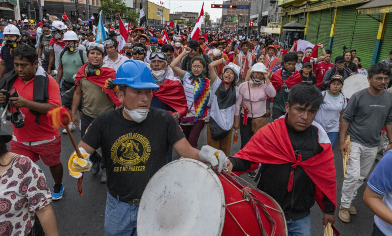 Photo of Perú vive otra jornada de bloqueos y de movilizaciones en 21 provincias