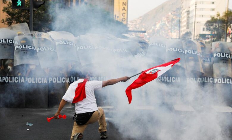 Photo of Protestas en Perú: último minuto en regiones, vías bloqueadas y cómo va el paro de mañana, 19 de enero